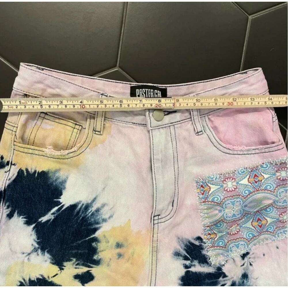 Poster Grl x DollsKill Twisted Rhythm Patched Tie Dye Jeans Sz Small NWOT - Picture 5 of 11